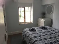 Barn conversion overlooking the golf course to the sea - 4-Star
