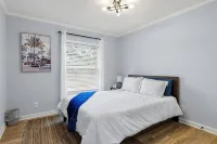 Luxe Cottage - South ChesterfieldStylishly renovated, w/ large master suite - 3 stjerner