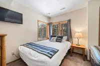 Ski in/Out at Lutsen Mountains. Family-Sized Base Camp, on the Trails in Lutsen! - 3 tähden