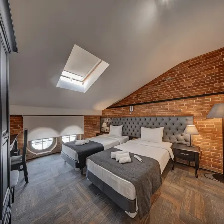 HATTI LOFT  (Хатти Лофт)