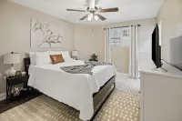 Cozy Private Basement w/ Pool & Workout - 4-Star