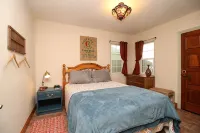 Casita Rojo - historic duplex in the heart of downtown Paso Robles - Kitchens
