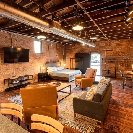 Newly renovated studio apartment in downtown Ruston, La!