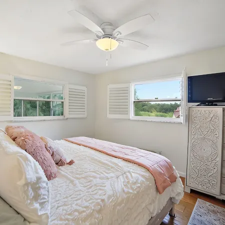 3 min drive to DT Mount Dora!
