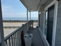 Ocean Front Penthouse Suite Magnificent Oceans views & King Bed - Scenic