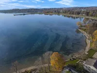Lakeside — Luxury on Owasco Lake — Level Lake Frontage — Best Location - Wifi