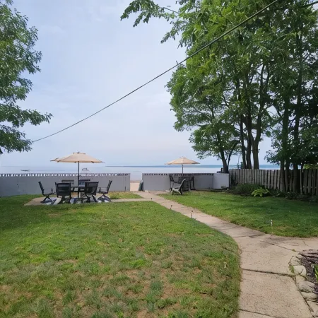Sylvan Beach Cottage in the heart of Sylvan Beach NY