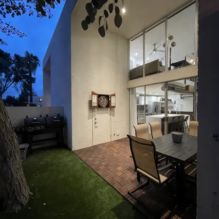 3b/2b "Beadle Box" Architectural Loft w/ Doghouse + Golf