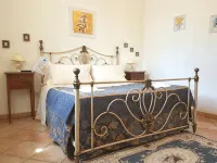 B&B All'Ombra Degli Ulivi - Bed and Breakfasts