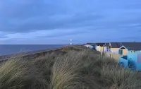 Cosy, traditional Norfolk cottage with option to book beach hut (seasonal) - 3-Star
