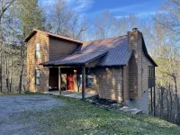 Mountain Deer Pass- A rustic mountain retreat on the Peacful Side of the Smokies - Chalets