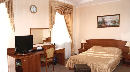Sibir Hotel - parking