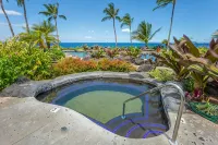Oceanfront Luxury Top-Floor Unit Stay—Stunning Views, See Dolphins Swim by! - Bathtub