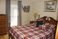 Bring your Boat to our River House and enjoy the beautiful St Johns River. - 3-Star