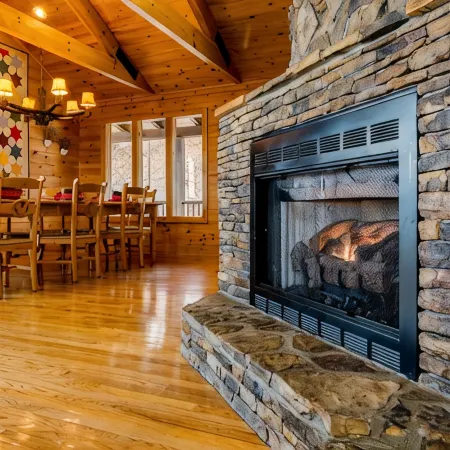Secluded-Spacious-Stunning Mtn Views-Master on Main-Pool Table-Arcade-Fire Pit