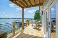 It's About River Time, a 3BR/3BA house on False River, fenced yard & large pier! - 4-نجوم