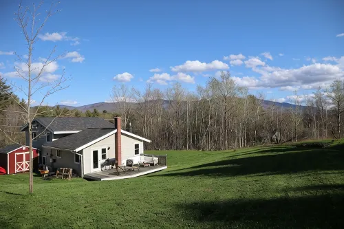 Cozy Ski House in Stowe, 5 min to village, perfect for family/friends getaway - 3-نجوم