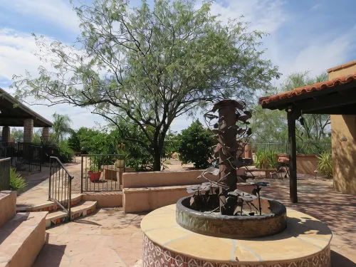 Damselfly Studio. Contemporary, comfortable retreat with gorgeous views near SNP - Condos
