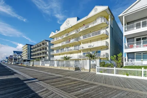 Oceans Pointe 202 - Hello Beautiful - oceanfront 3br condo on 12th & boardwalk - อ่างจากุชชี่