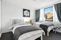 Amazing Astor ~ 2Bed, 2Bath, 1Car, Pool! - 3 stelle