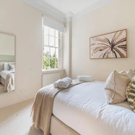 Elegant 1-Bedroom apartment in Bath - VAT Q