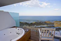 Ocean Front Motel - parking