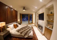 The Iron Creek Residence - อ่างจากุชชี่