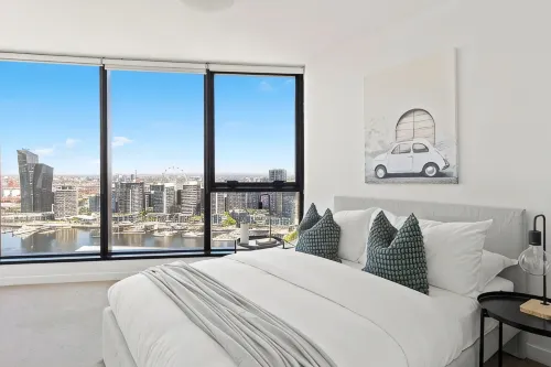 A 2BR Apt with Amazing Harbor Views, FREE Parking - Condos