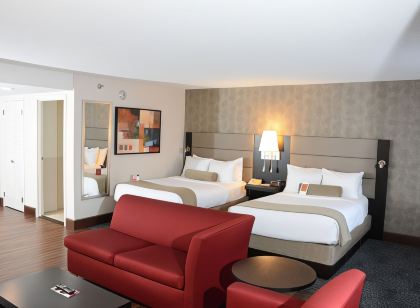 Crowne Plaza Stamford, an IHG Hotel