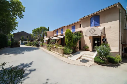 Hotel Mistral فنادق في Saint-Etienne-Du-Gres