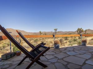 Jensen House - Incredible Desert Views 2 Bedroom Home by RedAwning