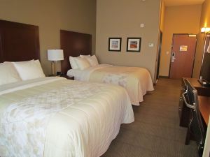 Heartland Inn and Suites