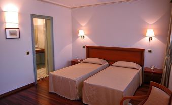 Pilgrim's Hotel - Housity