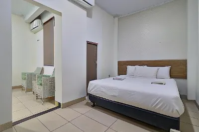 Aranis Hotel Hotels near Sudirman Railway Station