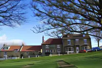 The Fox & Hounds Inn Hotels in Whitby