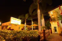 Surf Side Resort
