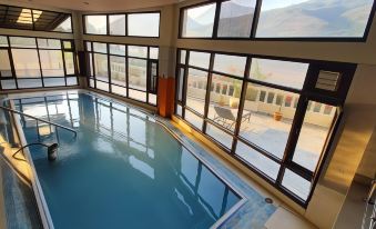 Hotel Hot Spring - Housity