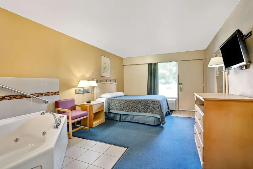 Days Inn by Wyndham Louisville Airport Fair and Expo Center