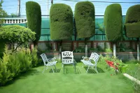 Tree of Life Lakeside Cottage, Srinagar