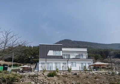 Geoje Island LIM Pension