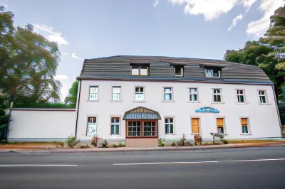 Hotel am Fluss Hotels in Гальбе
