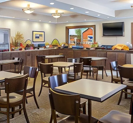Gray Wolf Inn & Suites