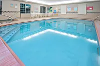 Country Inn & Suites by Radisson, Michigan City, IN - Pools