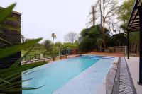 Canvas Family Home - piscina