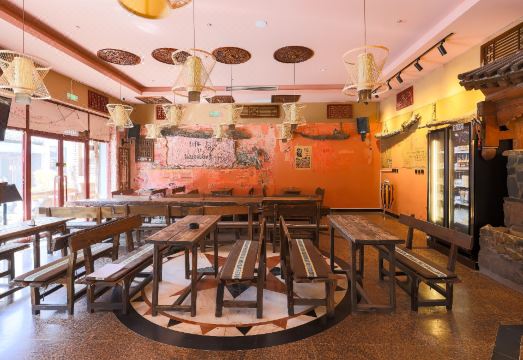 이머싱 호텔 세련된 인테리어