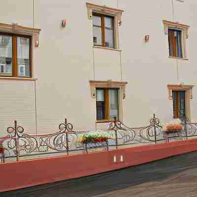 Mini-Hotel Lotos Hotel Exterior