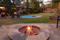 Poolside King Cabana with Full Kitchen, King Bed, Sleeper Sofa and Pool Access, Hotel Room Hotels in Mount Ida