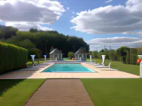 Chateau de La Goujonnerie - piscina
