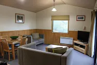Discovery Resorts - Cradle Mountain Hotels in Крадл Маунтин