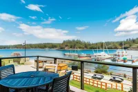 Snug Harbor Resort and Marina - romantis